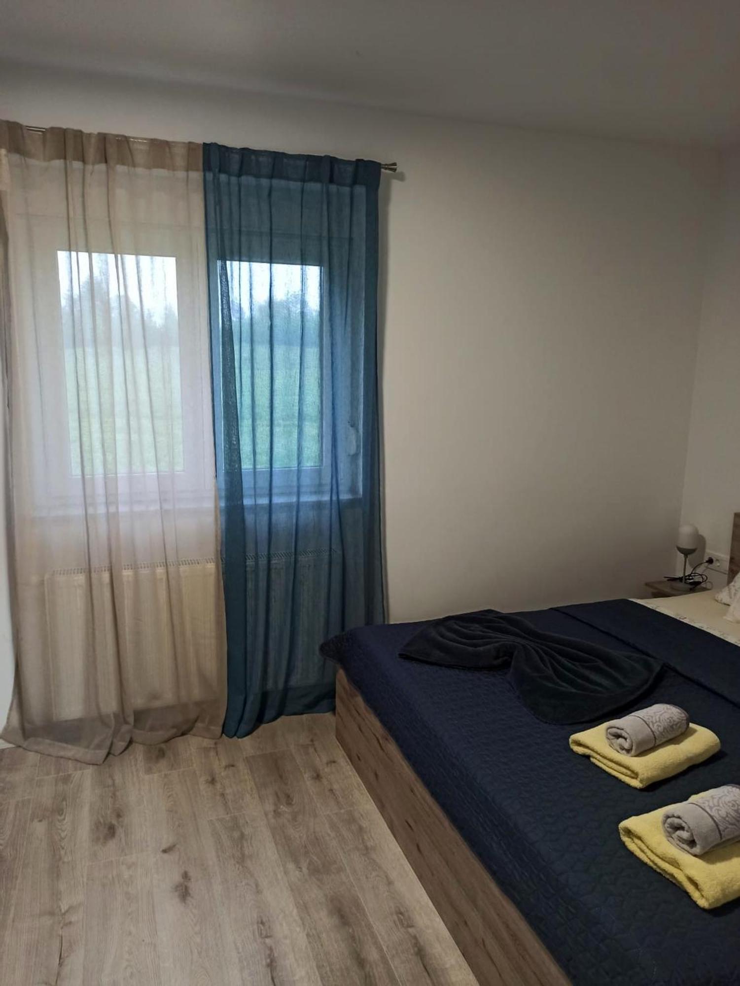 Apartmani Leptir Rakovica Eksteriør billede